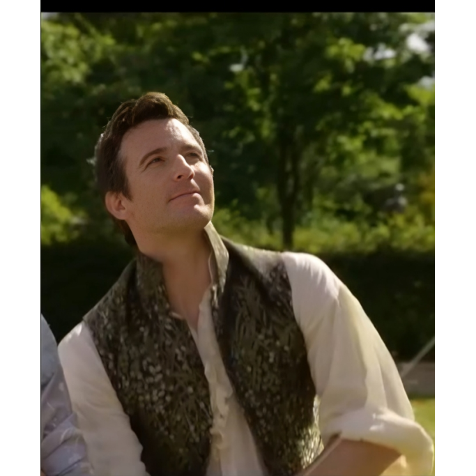 Luke Thompson Bridgerton Vest